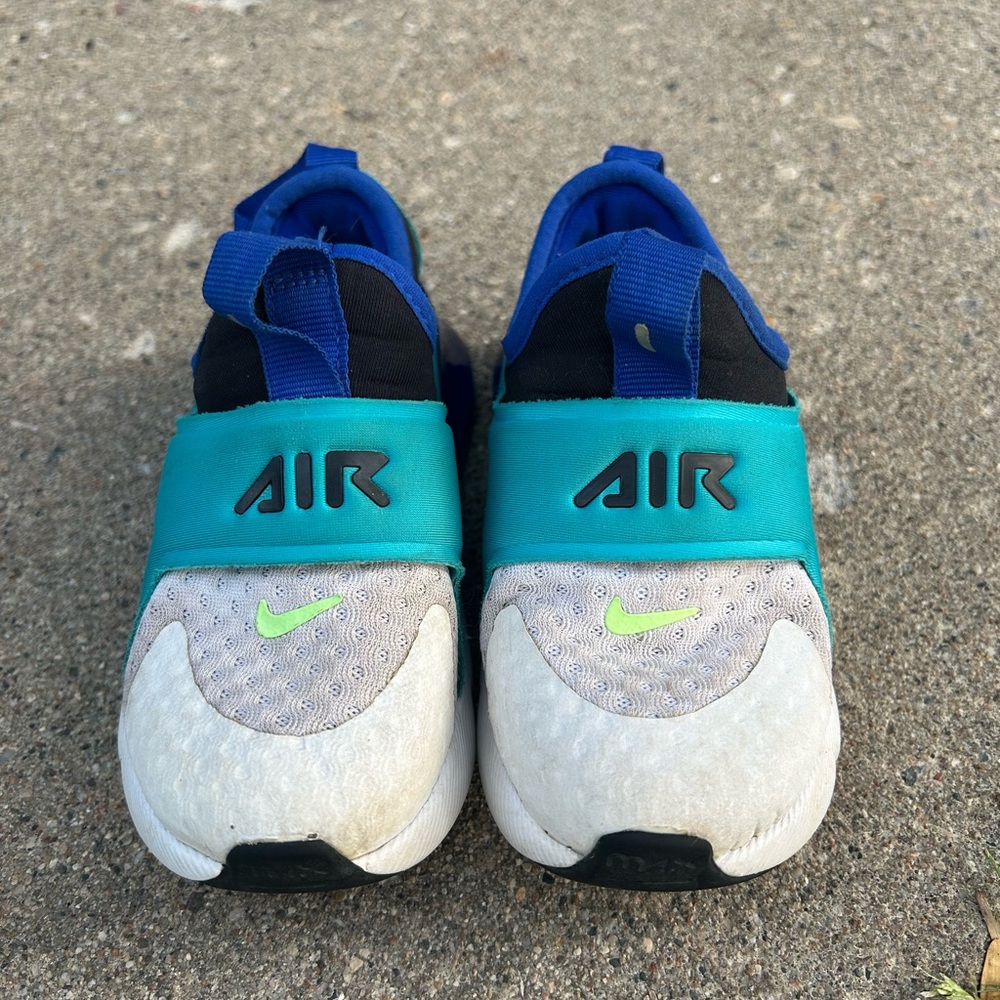 Nike Kids Teal and Black Air Max 270 Runners s